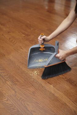 DUSTPAN & BROOM SET-FULL SIZE QUICK 'N EASY w-DETACH HEAD - Image 3