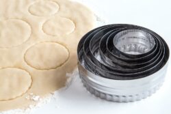 ROUND & CRINKLED COOKIE CUTTER SET OF 6 - Image 3